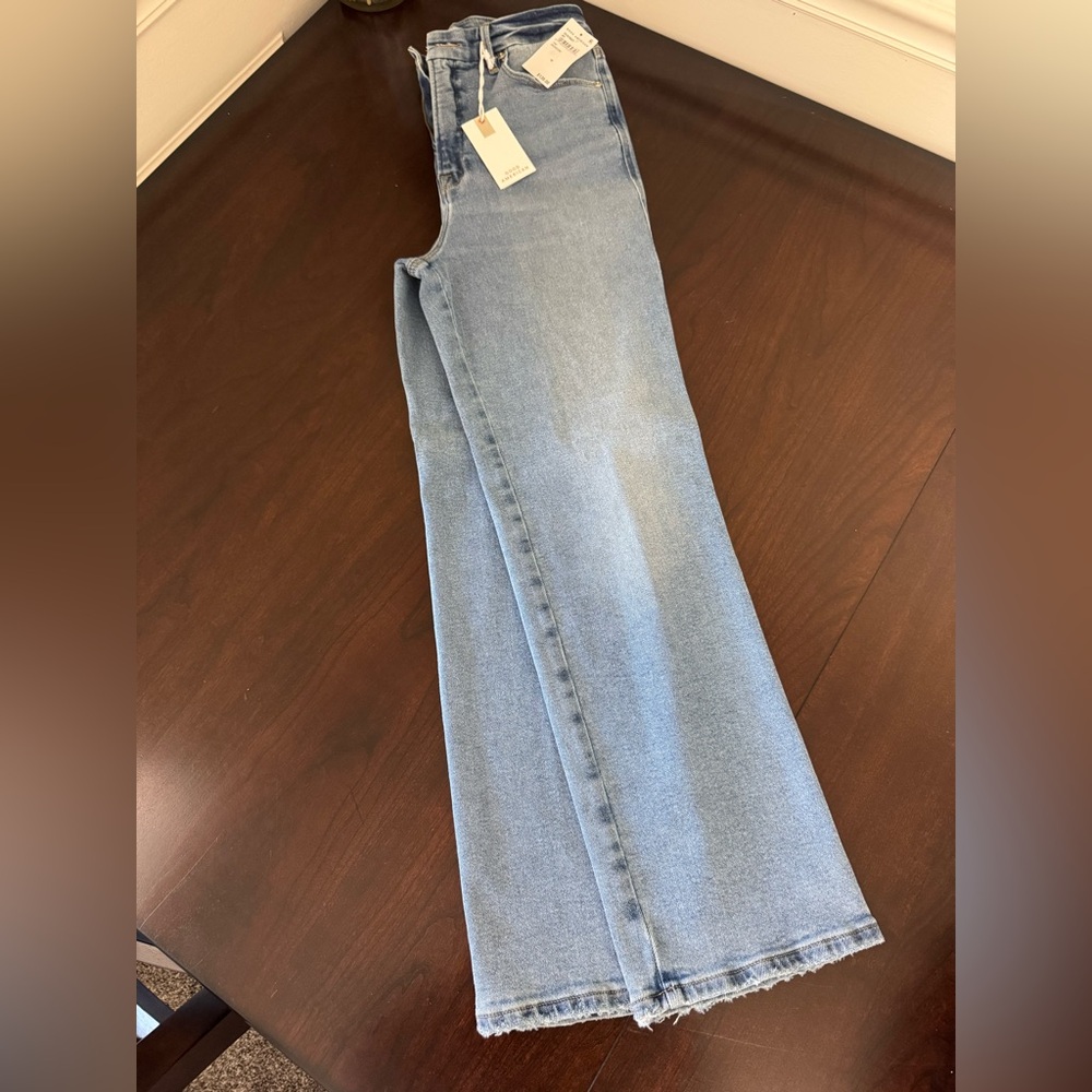 Good American Good Curve Straight Indigo 390 Light Blue Straight Jeans